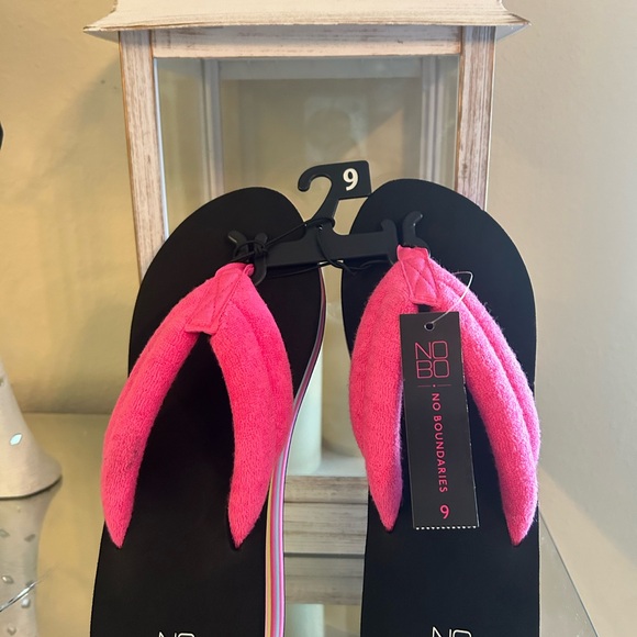 Slippers - Picture 1 of 3